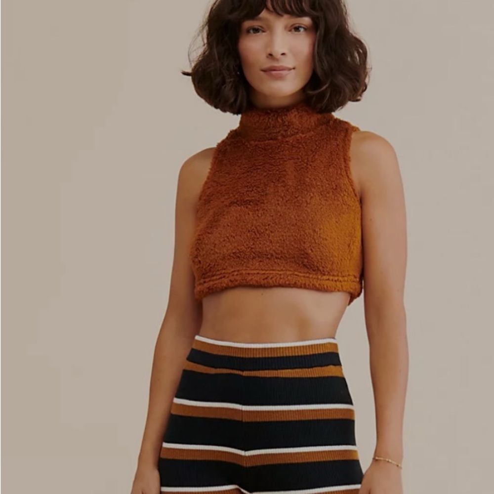 Pastiche fleece turtleneck cropped tank